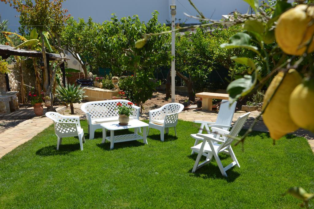 Guest House Al Giardino Dei Limoni Фавиньяна Экстерьер фото